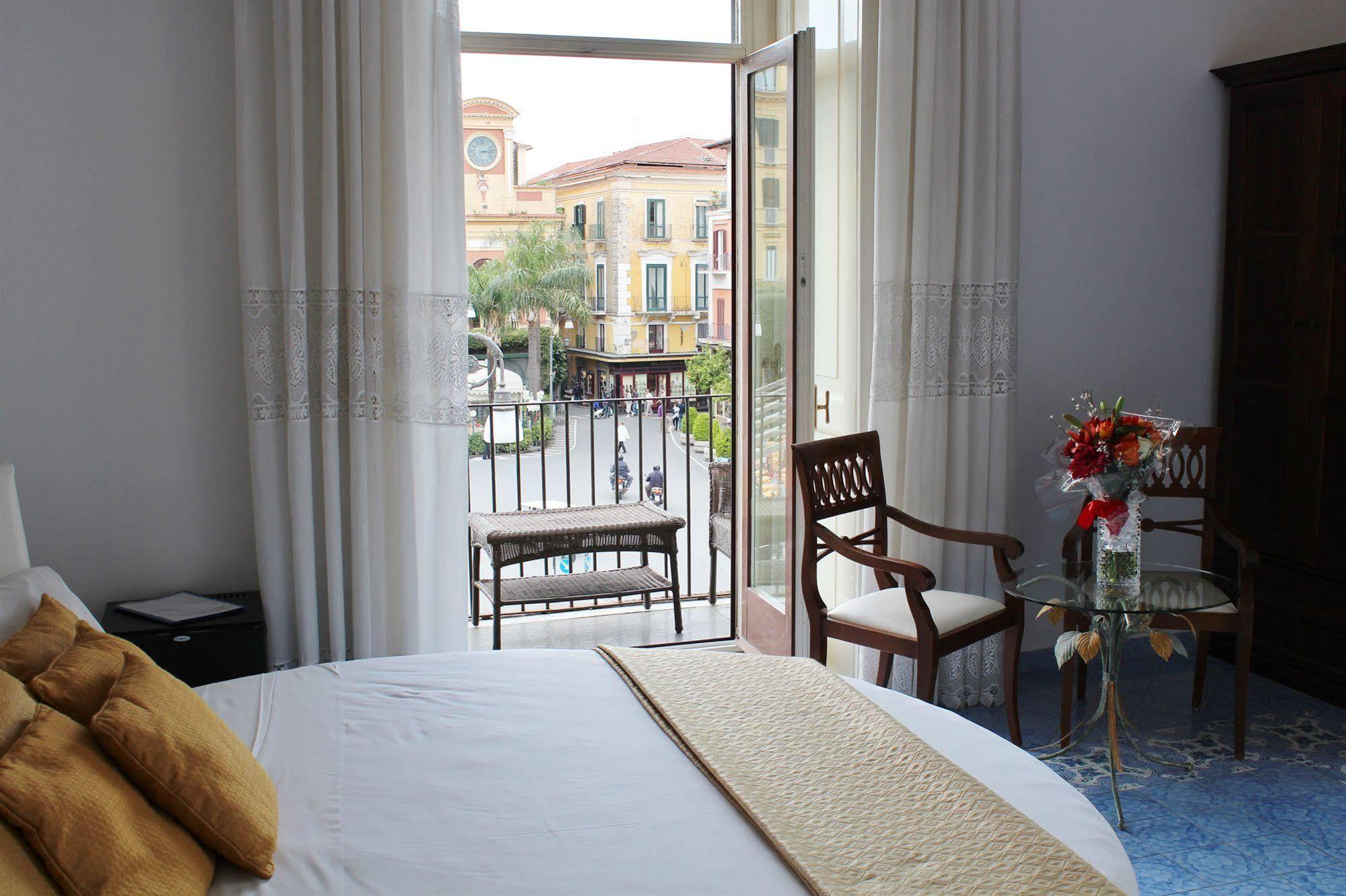 Piazza Tasso B&B Relais Sorrento Exterior photo